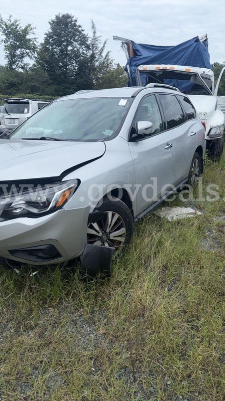 2017 Nissan Pathfinder SL 2WD