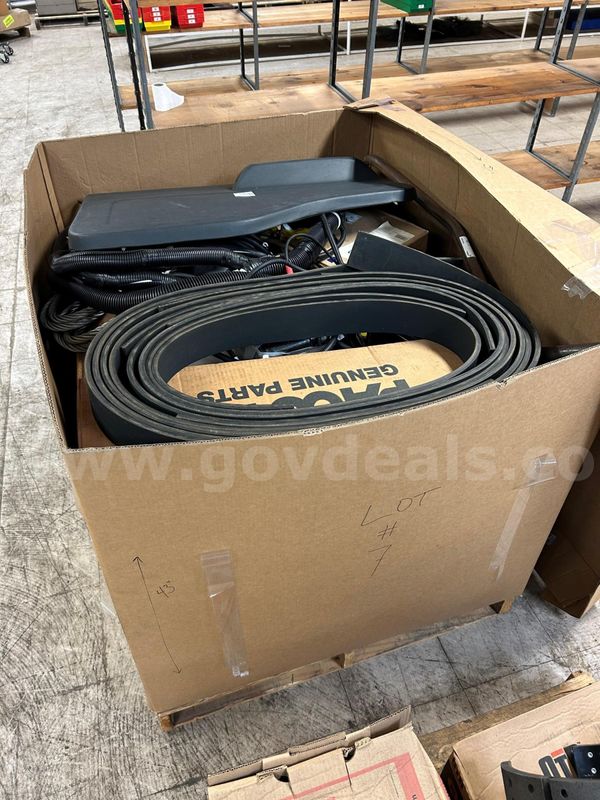 (1) One Pallet of New and Reman Truck Parts