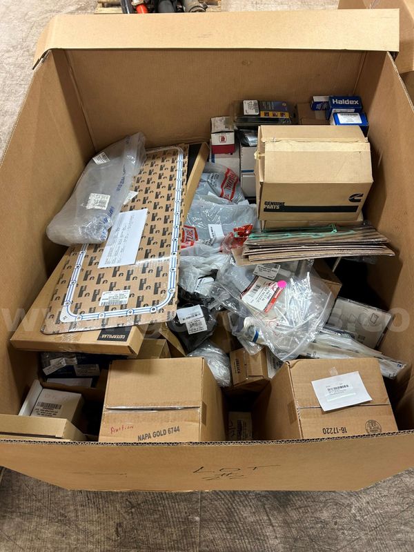 (1) One Pallet of New and Reman Truck Parts