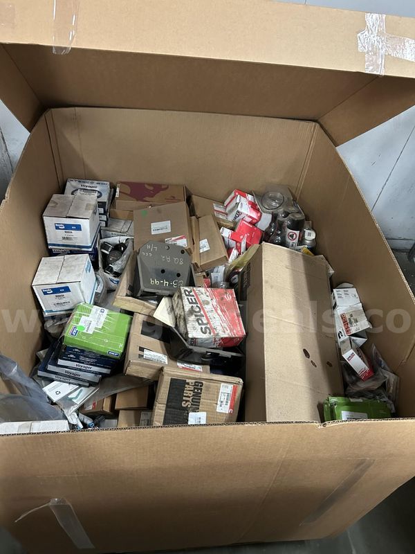 (1) One Pallet of New and Reman Truck Parts
