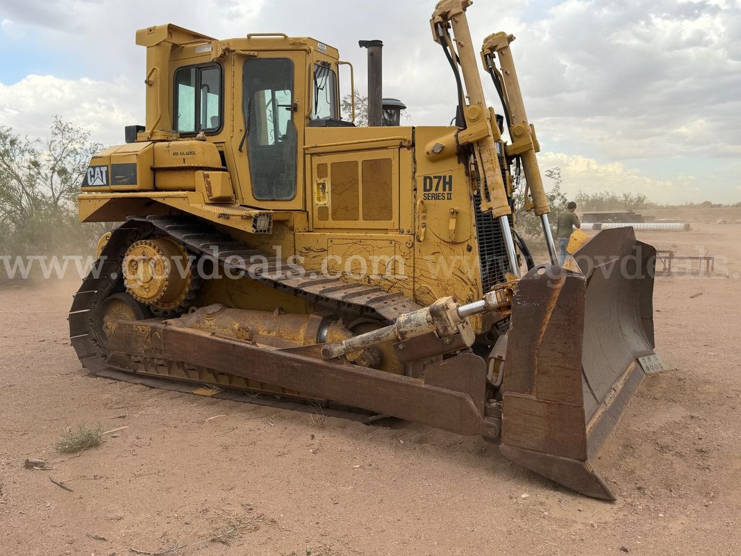 1990 Caterpillar D7H Series II High Track Dozer w/ Winch Configuration