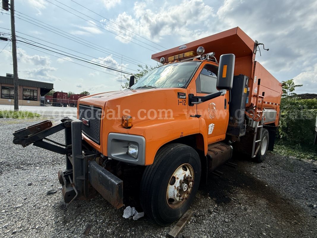 2005 GMC C8 Plow / Dump Truck W/ Spreader