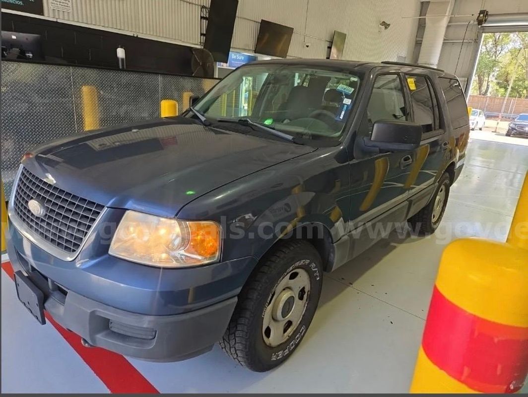 2004 Ford Expedition XLS low miles!!