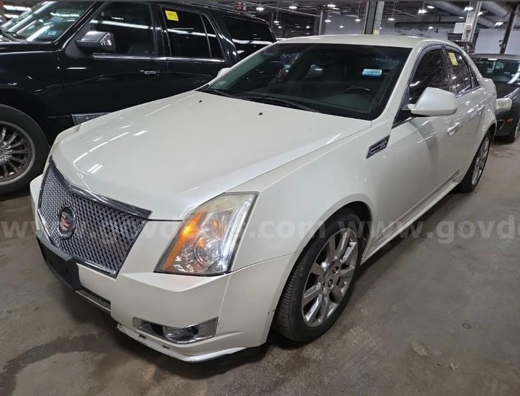2010 Cadillac CTS LOW MILES!!