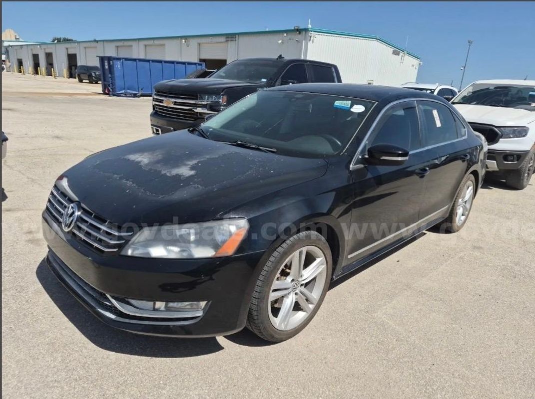 LOW MILES!! 2014 Volkswagen Passat 2.0L TDI SEL Premium