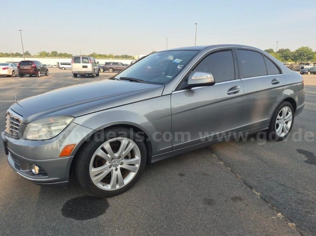2009 Mercedes-Benz C-Class C300 Luxury Sedan