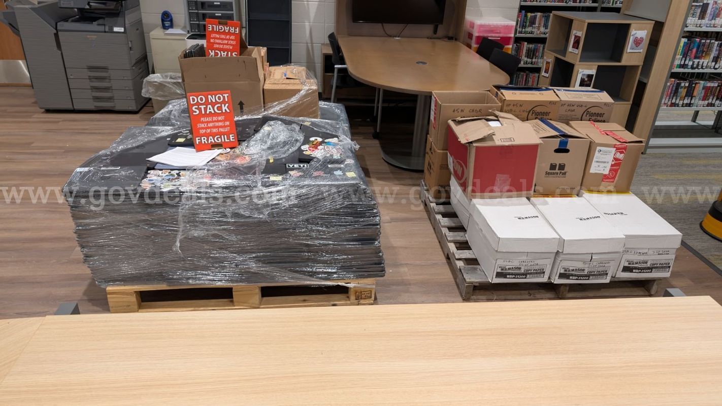 Lot of Approx 650 Chromebooks (Various Manufacturers) and USB chargers.