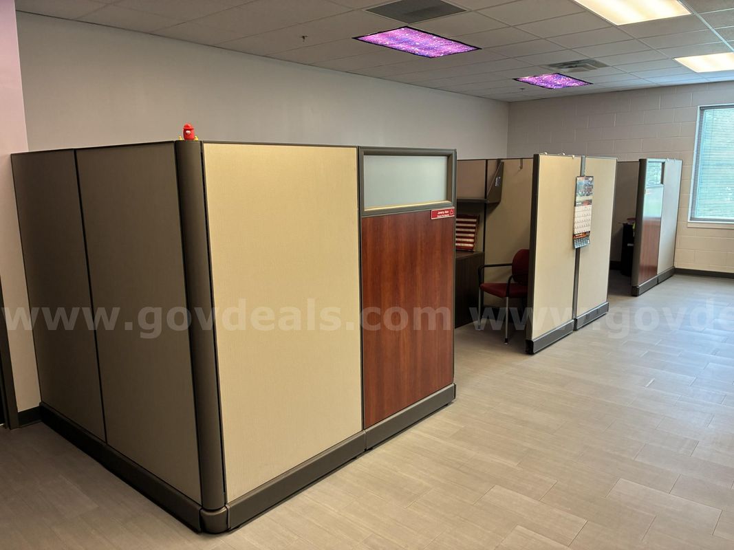 CUBICLE DIVIDER WALLS
