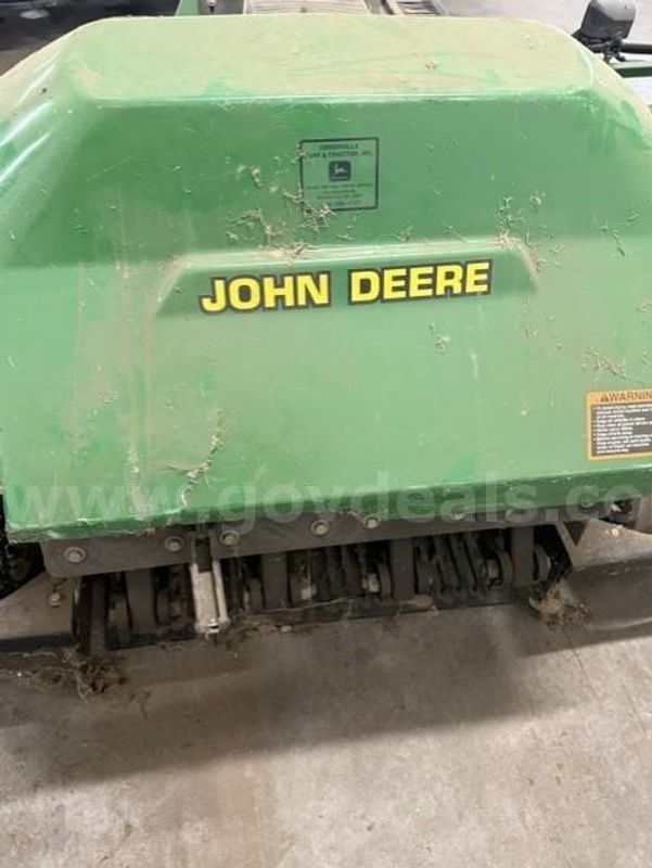 John Deere 800 Greens Aerator