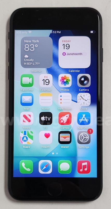 Apple iPhone SE (3rd Gen) 64GB – Midnight – Clean IMEI – No SIM Restrictions