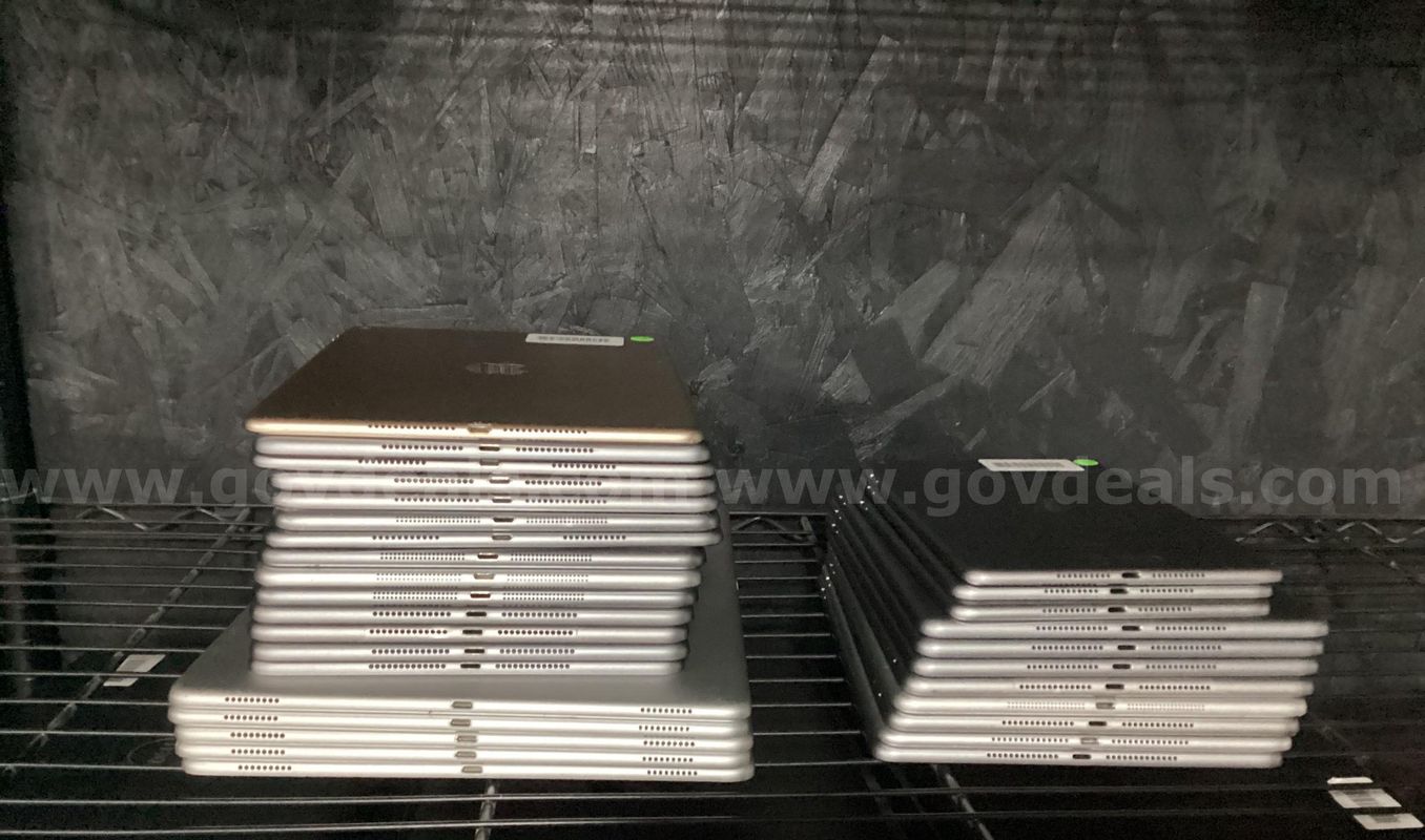 30 Apple iPads iPad Gen 5 Gen 6 Air Gen 1 Gen 2 Pro Gen 1 12.9-inch (16GB - 128GB Storage) WIPED