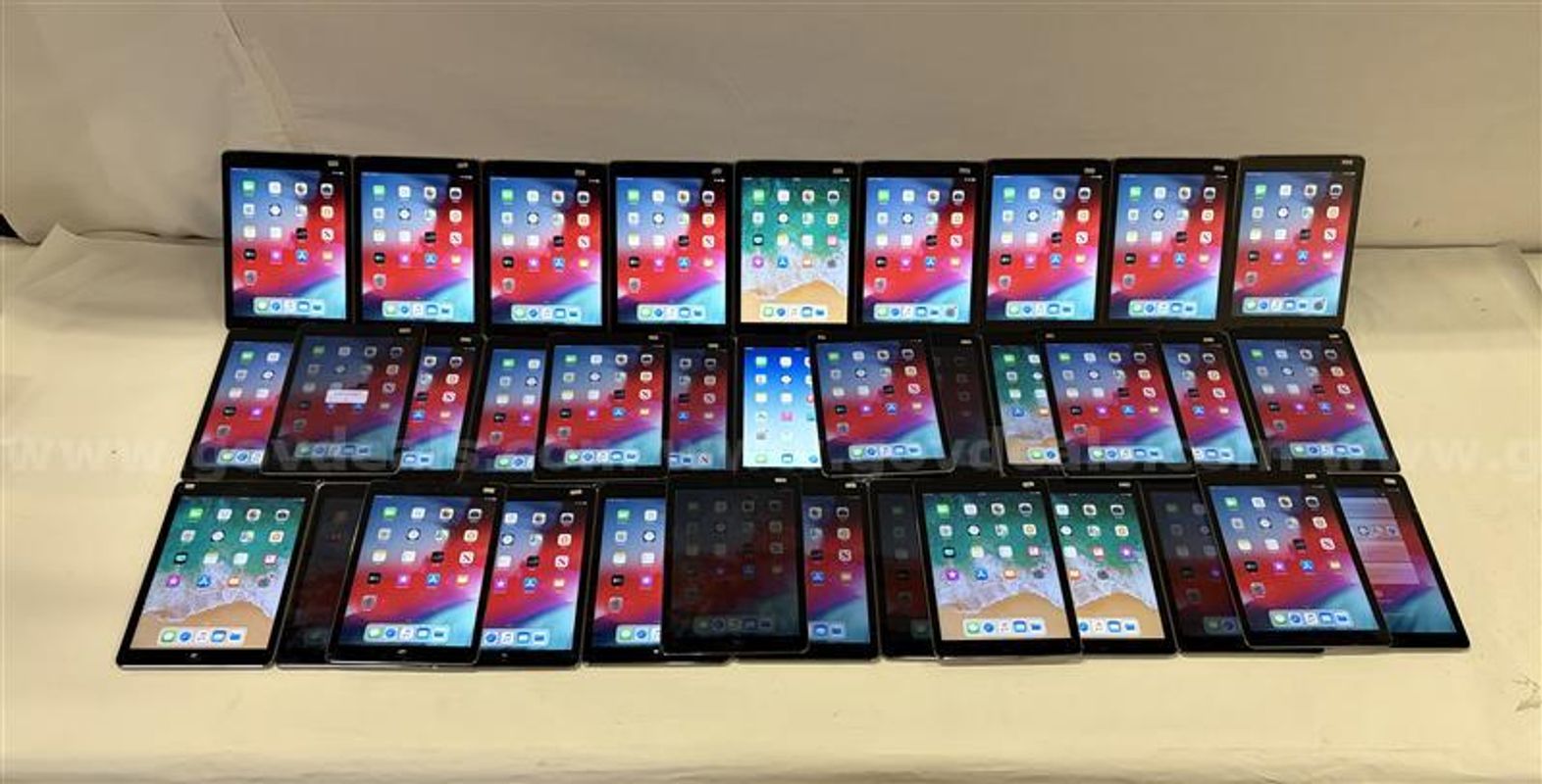 Lot of (35) Apple iPad Air 1 – 64GB – Reset & Activated (RA) – Mixed Grade B/C – Ready for Use/Repair