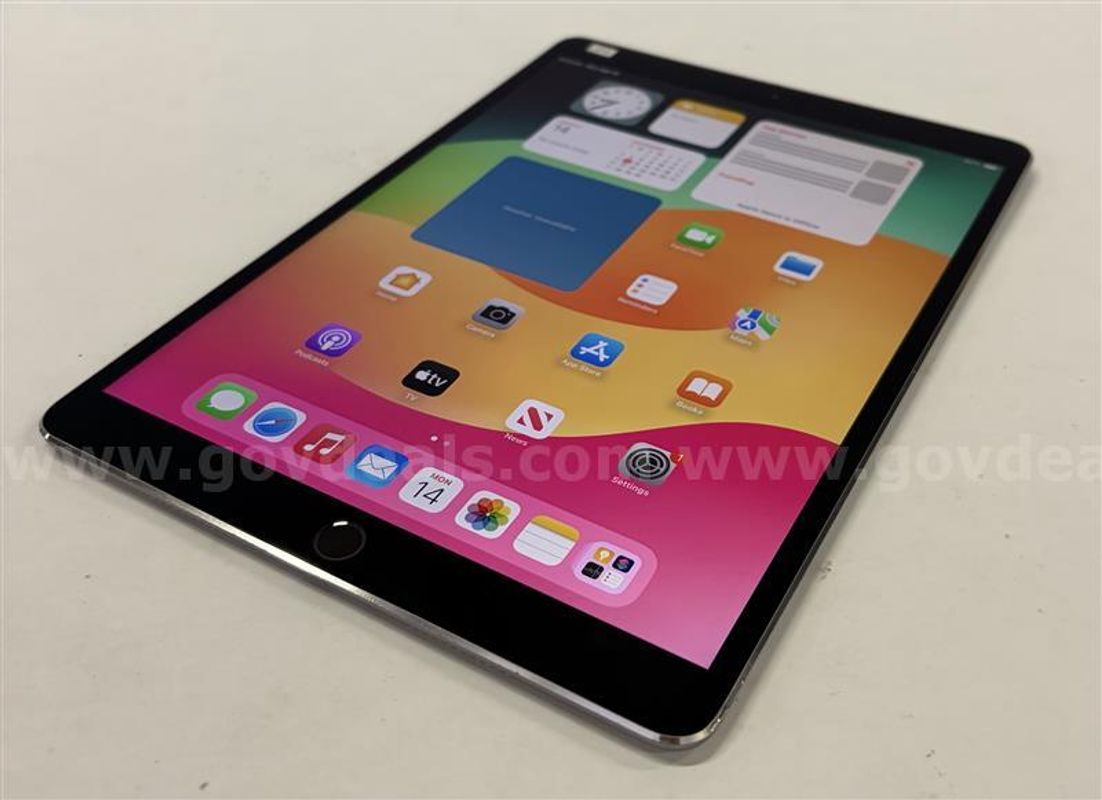 Apple iPad Pro 10.5-inch 64GB Space Gray – Reset & Activated (RA) – Grade B – 90% Battery – Screen Scratches