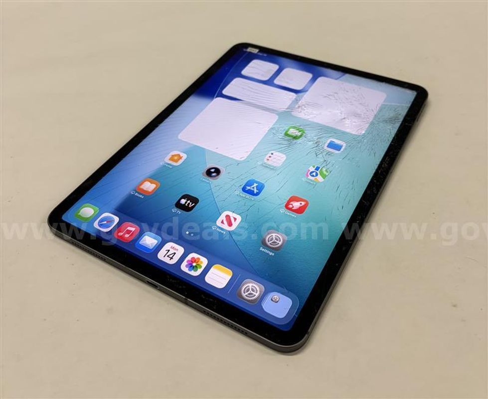 Apple iPad Pro 11-inch 2nd Generation 256GB Space Gray – Reset & Activated (RA) – Grade C