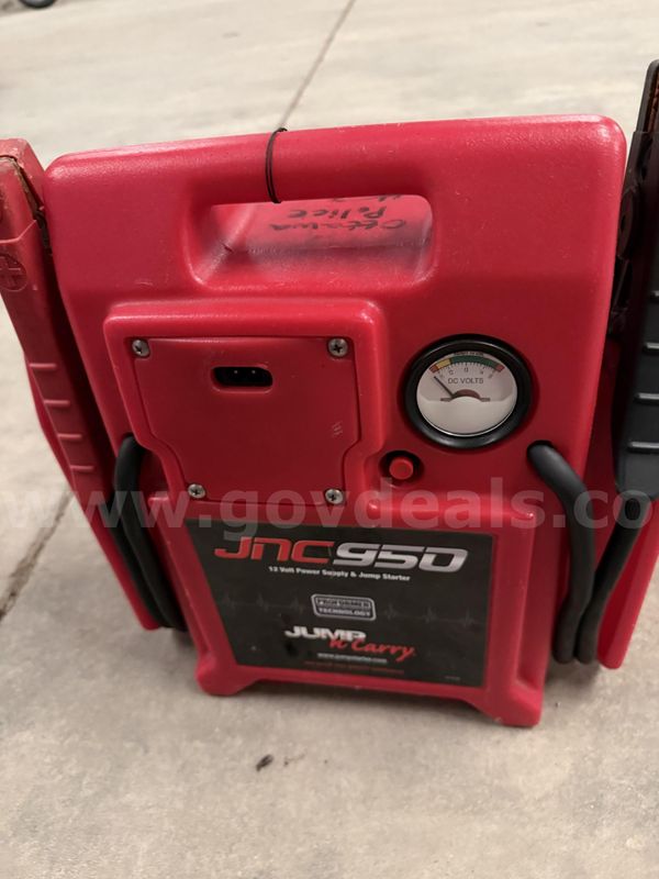 12 Volt PS Jump Starter with Auto Charge Technology
