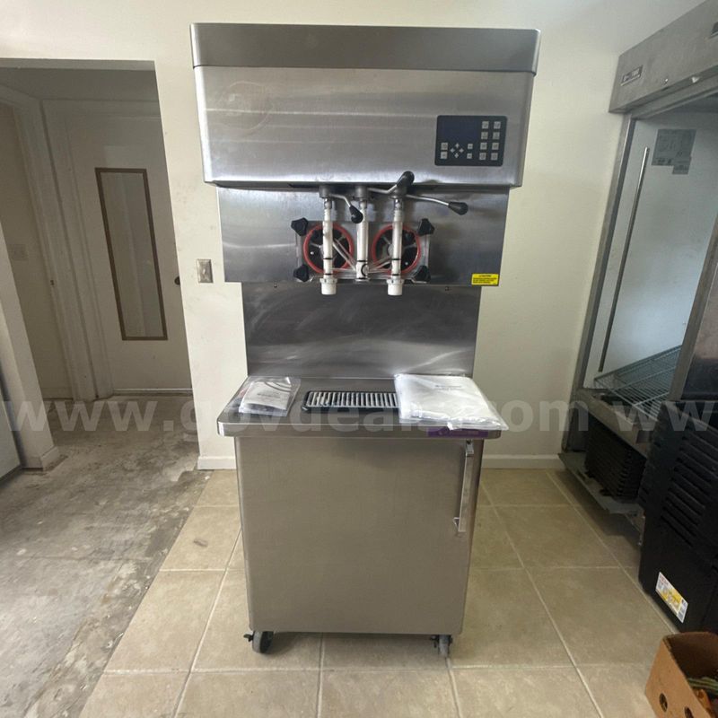 Stoelting DQU431-409I2 Twin-Twist Soft Serve Freezer Tested Complete