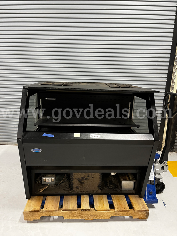 Deli Display Case - PARTS, REPAIR, OR SCRAP