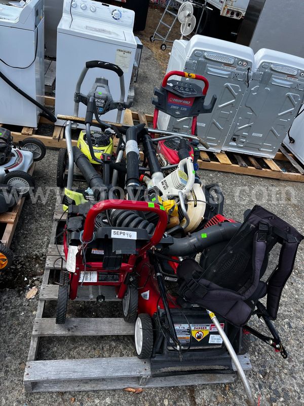 LOT (8) Pressure Washer, Blowers, & Mower - NON-OPERATIONAL/ PARTS/ REPAIR