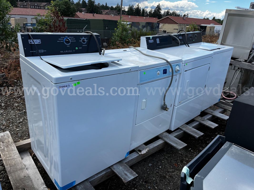 Lot (5) Laundry Appliances - NON-OPERATIONAL/ PARTS/ REPAIR
