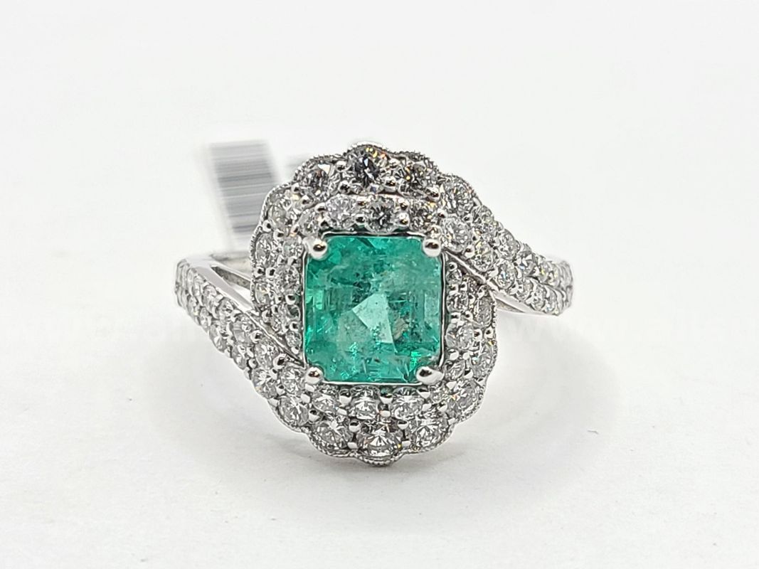 RARE Minor Oil Colombian Emerald G.I.A Platinum Ring Size 6.5
