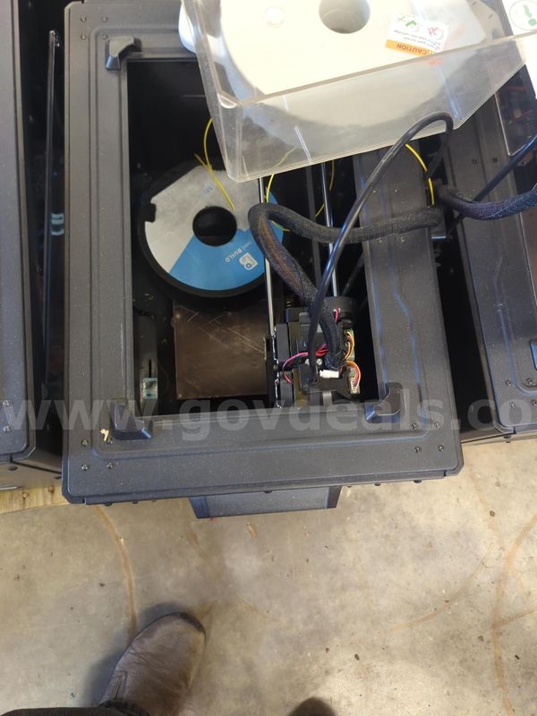 Skid of 6 3d printers
