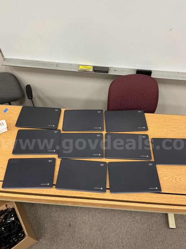 Lot of 10 CTL NL81 Non-Touchscreen Chromebooks