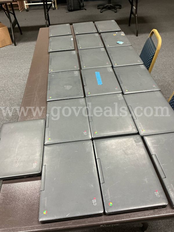 Lot of 19 Damaged CTL NL72 Chromebooks