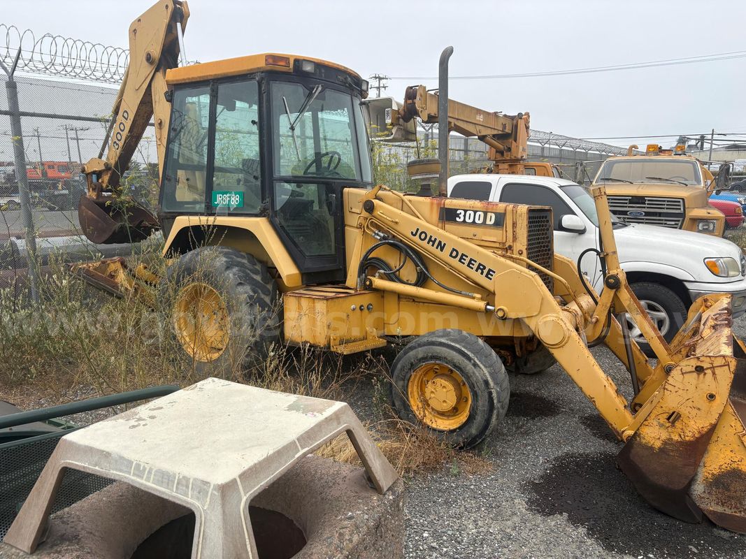 1991 John Deere Backhoe 300D 4x4