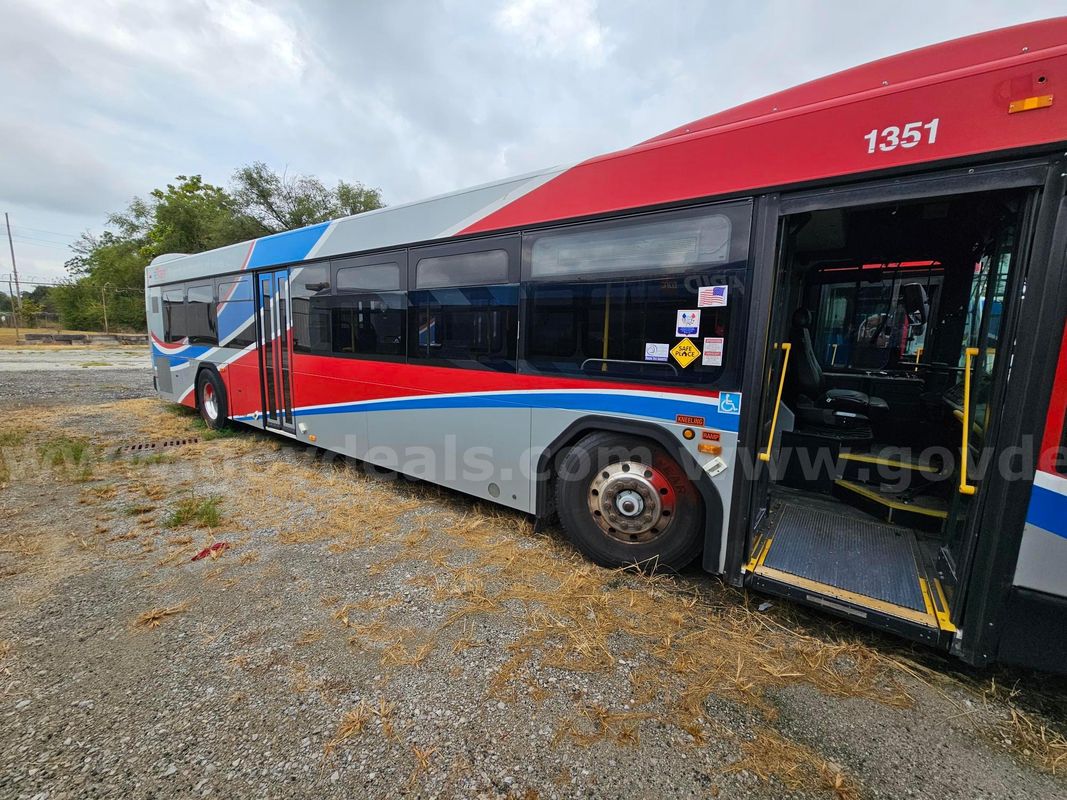 2013 GILLIG 40 FT BRT Transit Coach