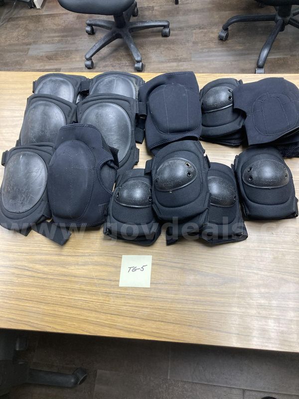 Knee & Elbow Pads, Blackhawk & Galls Brands, Various Styles. 7 Pairs Of Knee Pads, 7 Pairs Of Elbow Pads
