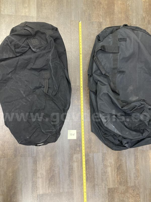 LARGE BLACK ZIPPER DUFFEL BAGS – NO ROLLING – 9 TOTAL (6 GALLS BRAND / 3 FOX BRAND)