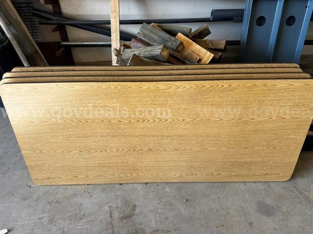 (4) Folding Tables