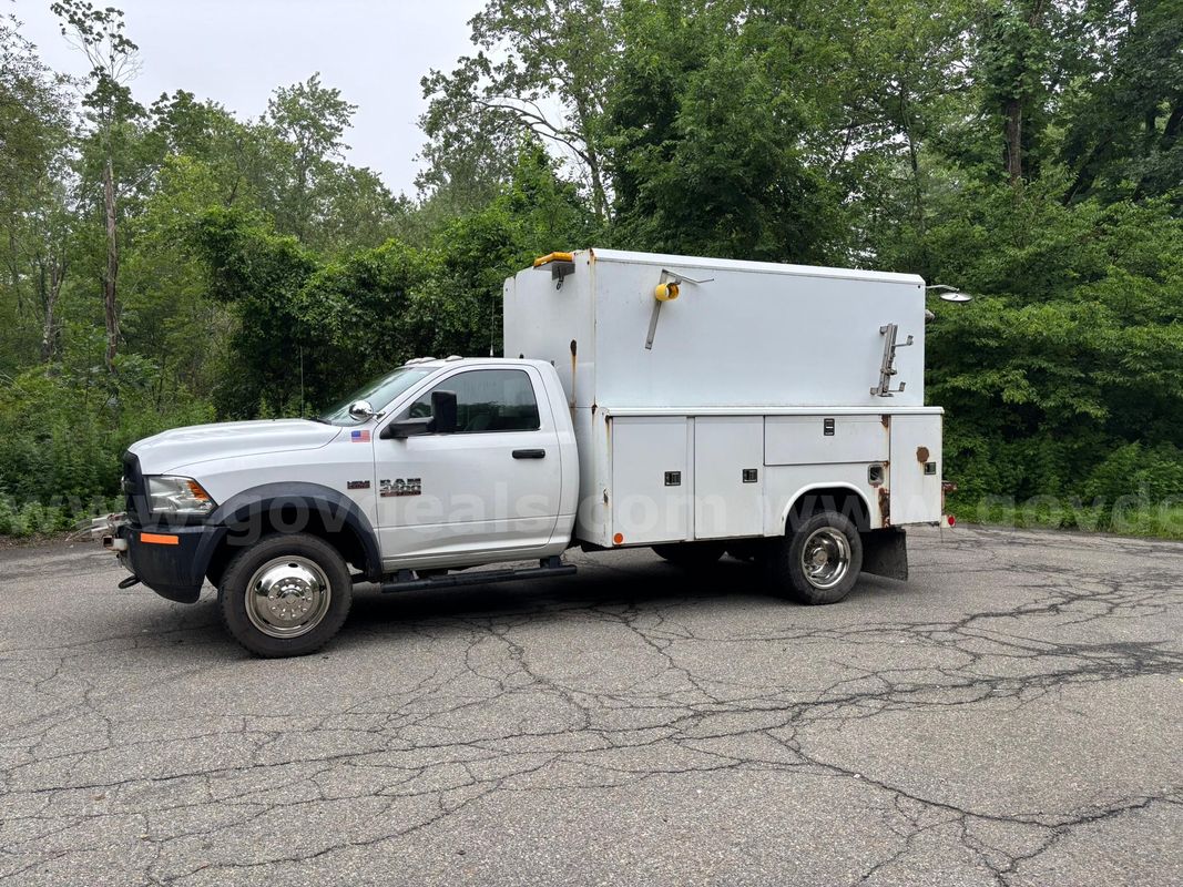 2016 Ram 4500 4x4 Utility Truck - 98,000 Miles