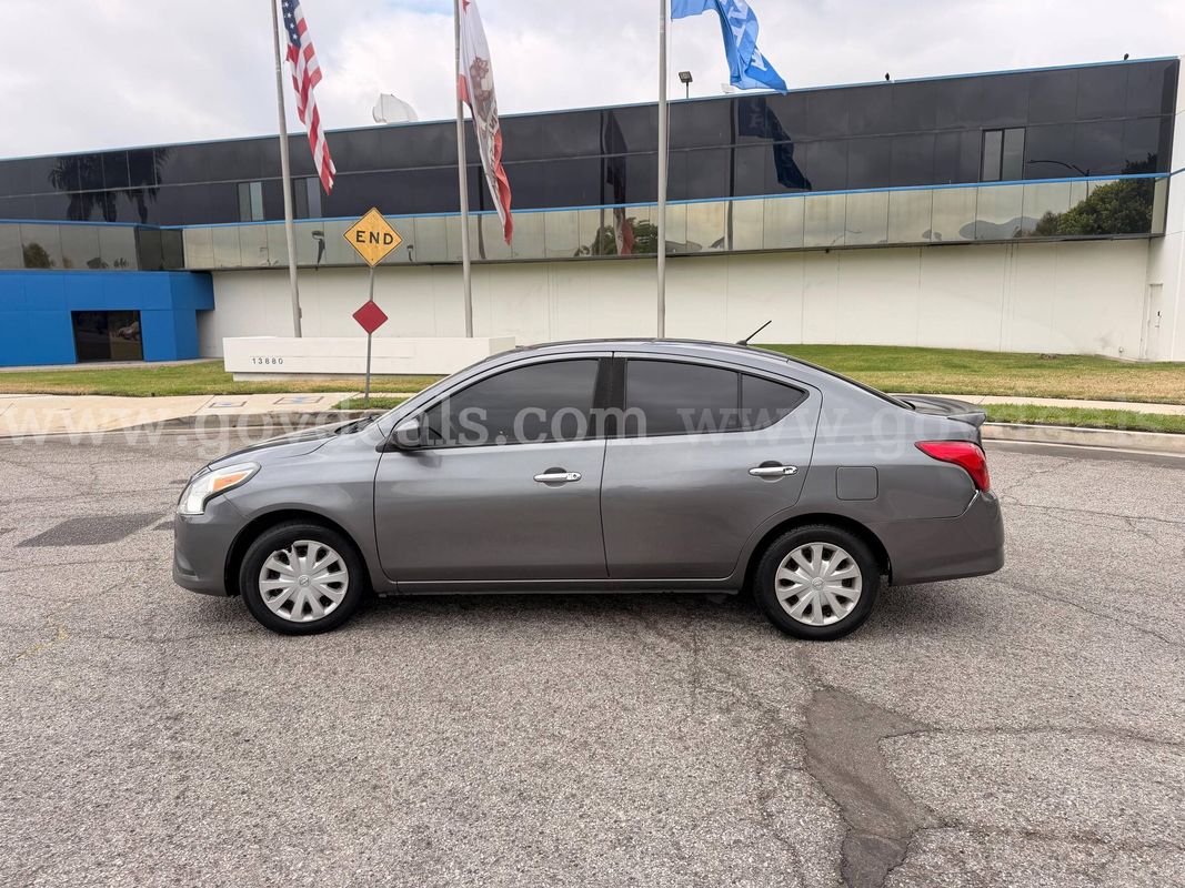 2018 Nissan Versa 1.6 SV Sedan