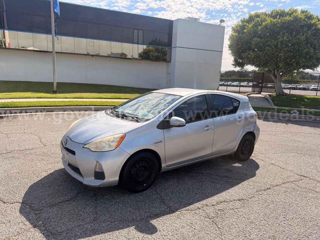 2013 Toyota Prius c Two