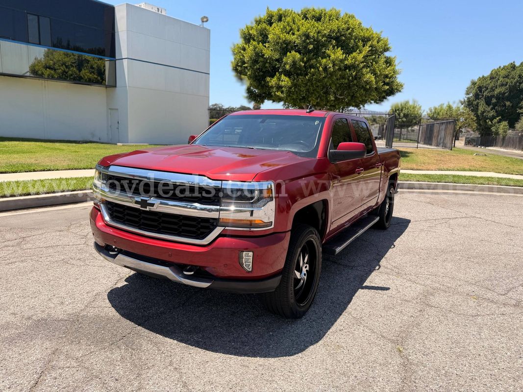 2018 Chevrolet Silverado 1500 LT Crew Cab Long Box 2WD