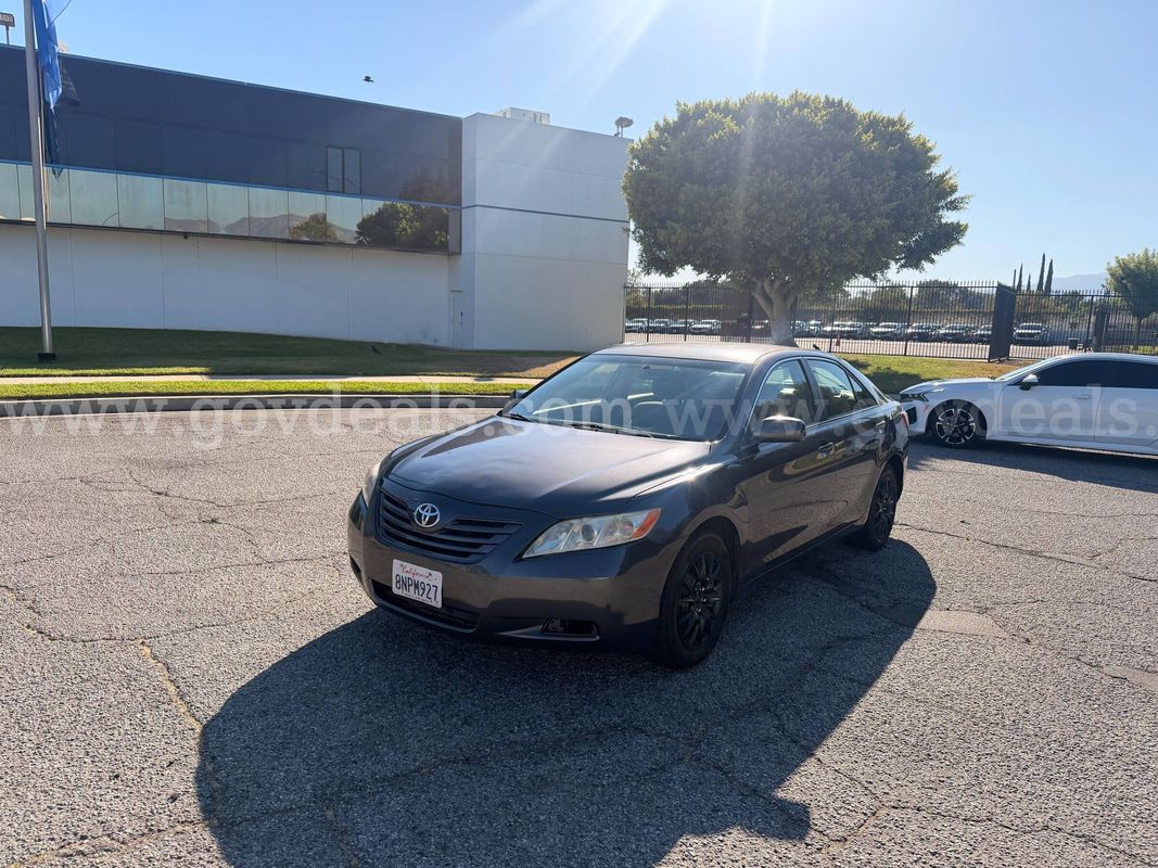 2009 Toyota Camry LE 5-Spd AT