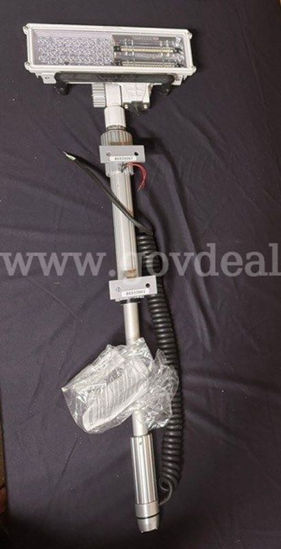 NOS Whelen Dual Pioneer Plus SPOT/FLOOD 115 Volt comes with Custom Pole Length
