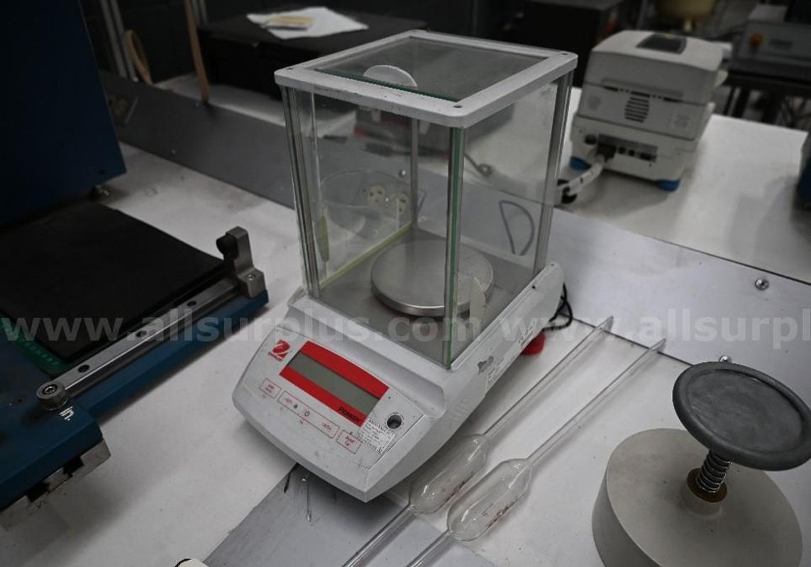 OHAUS Pioneer Precision Scale