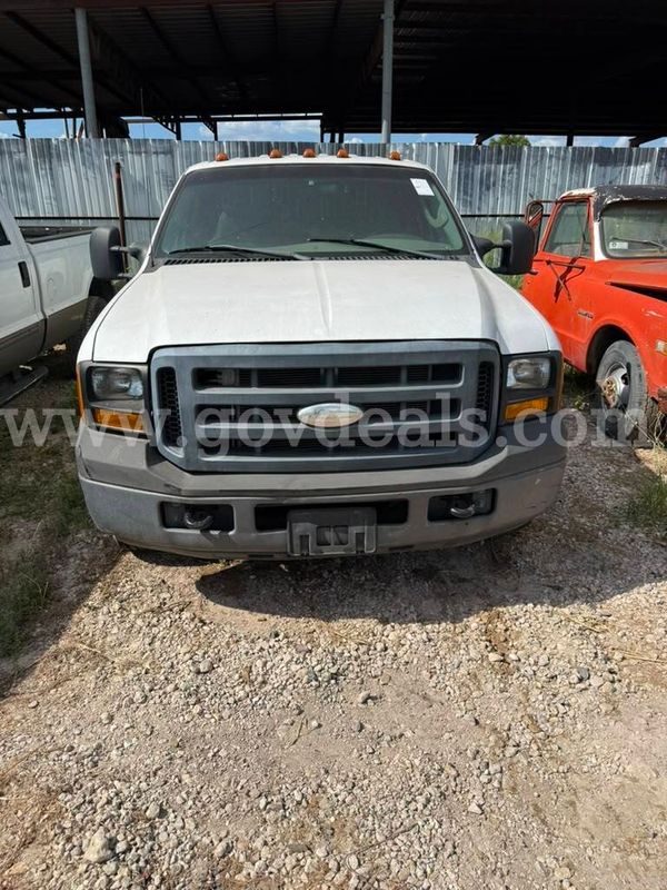 2007 Ford F-350 SD XL Crew Cab Long Bed DRW 2WD