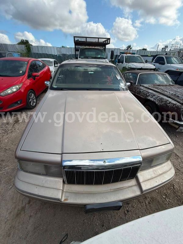 1992 Lincoln Town Car