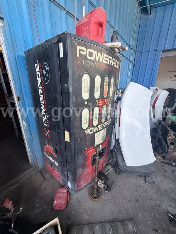Soda Vending Machine / Unknown Condition