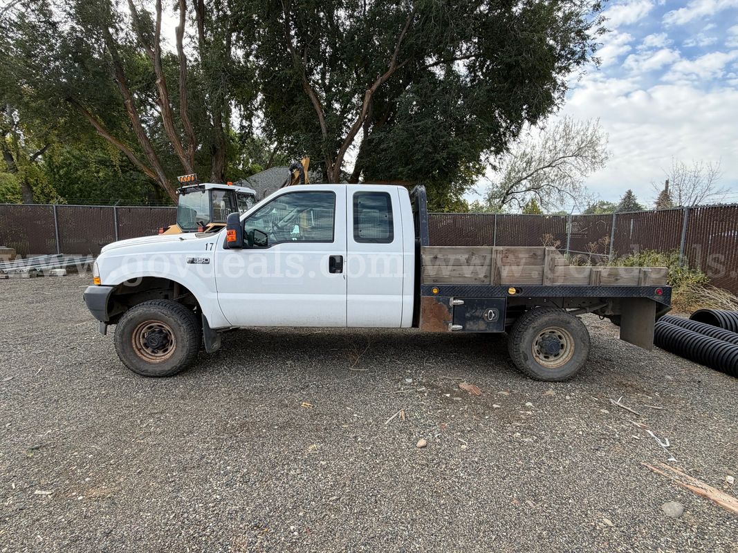 2004 Ford F-350 SD 4X4 FLATBED XL SuperCab Long Bed 4WD