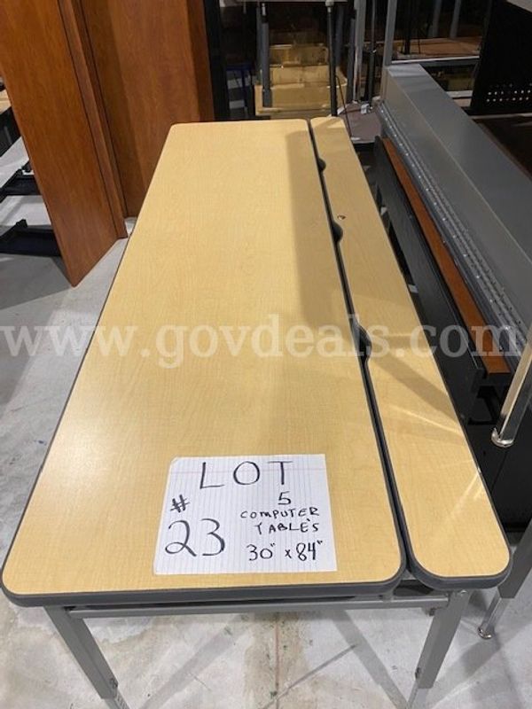 5 Computer Tables