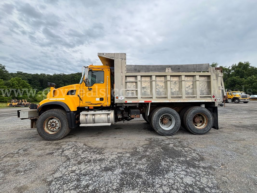 2004 Mack CV713 Granite Tandem – Dump Truck