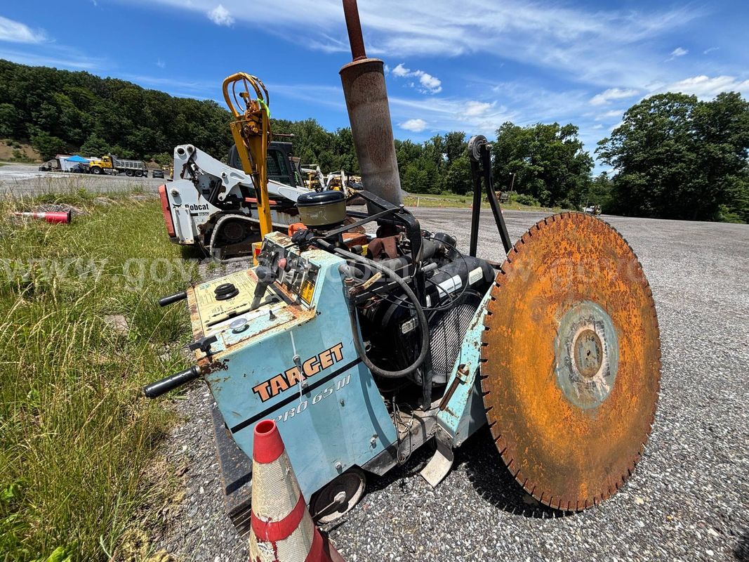 1996 Target Pro 65 III Concrete / Masonry Saw