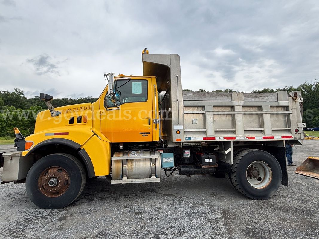 2006 Sterling L8500 Conventional Cab Dump Truck