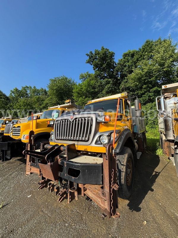 2013 International WorkStar 7600 SFA Dump Truck/ WITH Snow & Ice Equipment Included