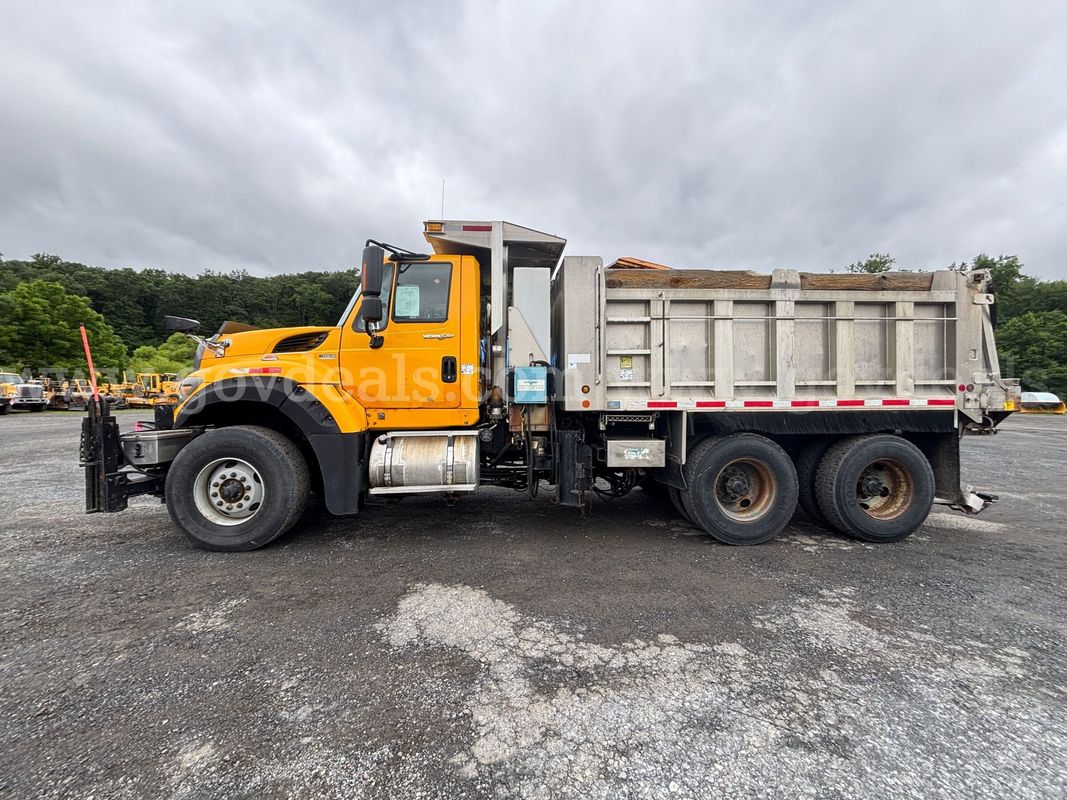 2011 International WorkStar 7600 SFA Dump Truck w/ Snow Equipment