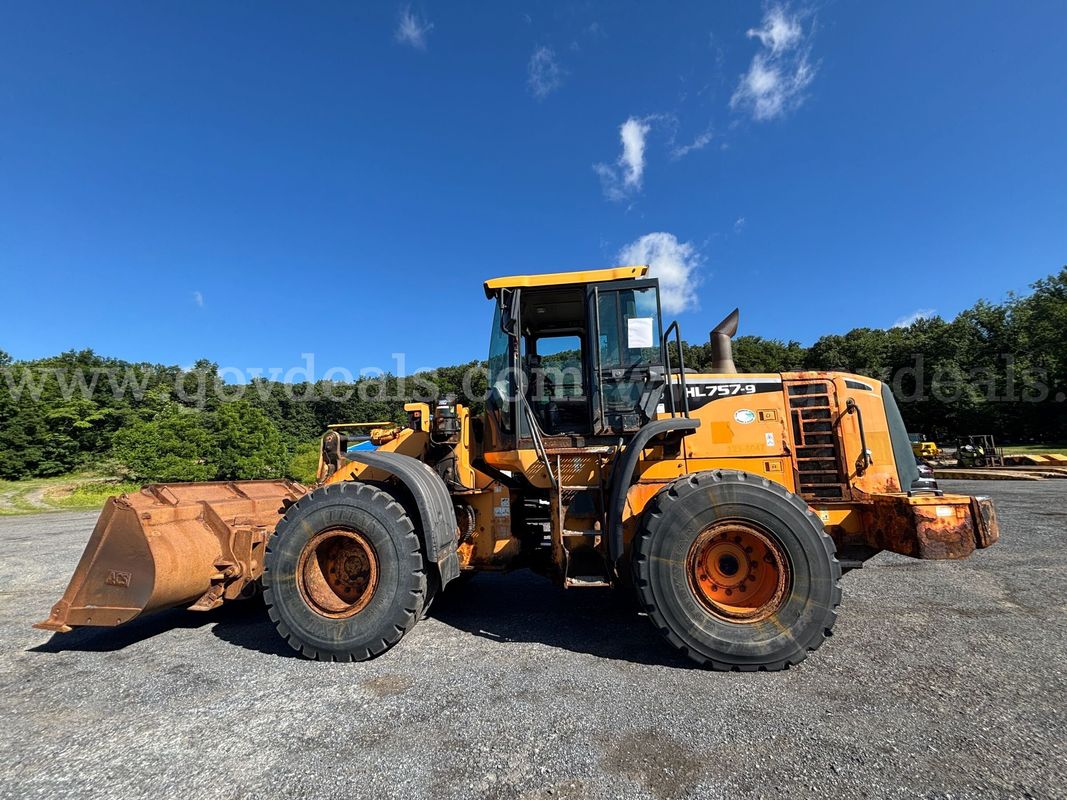 2011 Hyundai HL757‑9 Wheel Loader